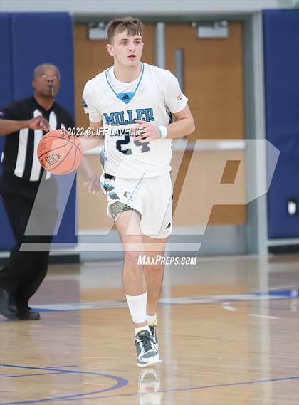 Thumbnail 1 in Porter Gaud vs Miller School of Albemarle (Lowcountry Roundball Classic) photogallery.