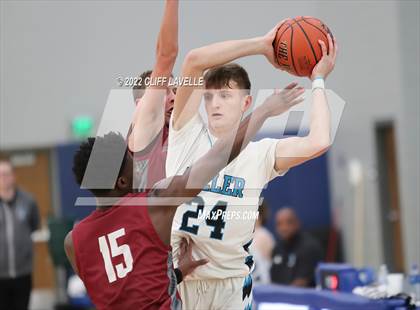 Thumbnail 3 in Porter Gaud vs Miller School of Albemarle (Lowcountry Roundball Classic) photogallery.