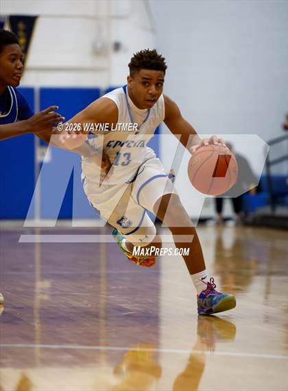 Thumbnail 3 in FR: Highlands vs Covington Catholic photogallery.