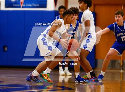 Thumbnail 2 in FR: Highlands vs Covington Catholic photogallery.