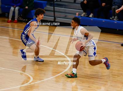 Thumbnail 2 in FR: Highlands vs Covington Catholic photogallery.