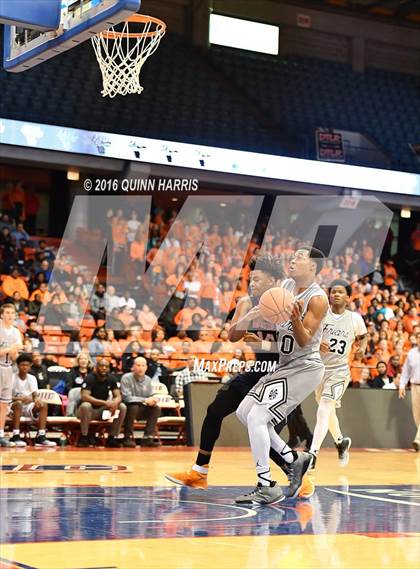 Thumbnail 2 in Oak Park-River Forest vs. Fenwick (Chicago Elite Classic) photogallery.