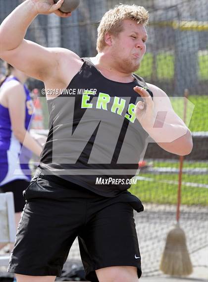 Thumbnail 2 in Sumner vs Emerald Ridge photogallery.