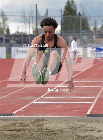 Thumbnail 2 in Sumner vs Emerald Ridge photogallery.