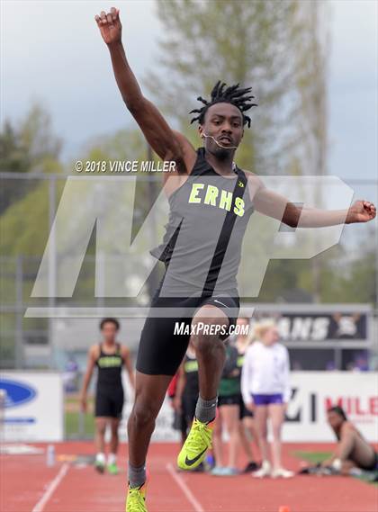 Thumbnail 2 in Sumner vs Emerald Ridge photogallery.