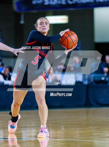 Thumbnail 3 in Sumner vs. Camas (WIAA 4A Quarter Final) photogallery.