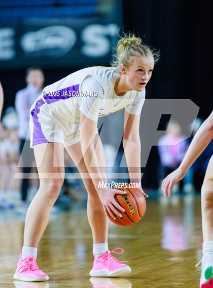Thumbnail 3 in Sumner vs. Camas (WIAA 4A Quarter Final) photogallery.