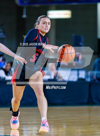Thumbnail 2 in Sumner vs. Camas (WIAA 4A Quarter Final) photogallery.