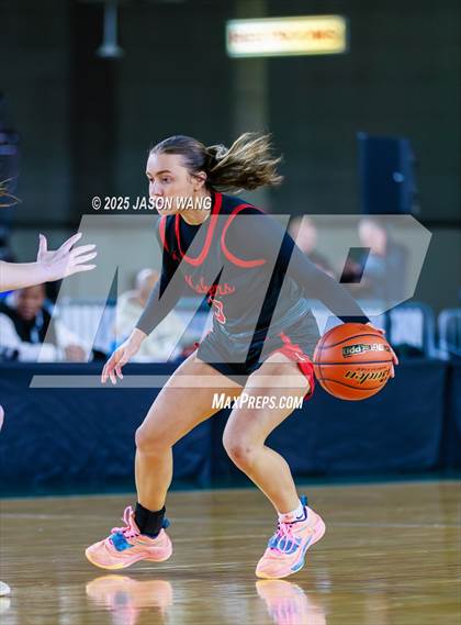 Thumbnail 1 in Sumner vs. Camas (WIAA 4A Quarter Final) photogallery.