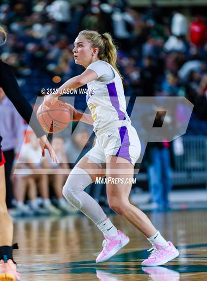Thumbnail 2 in Sumner vs. Camas (WIAA 4A Quarter Final) photogallery.