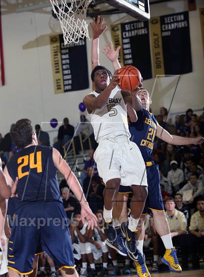Thumbnail 3 in Central Catholic @ Gateway photogallery.
