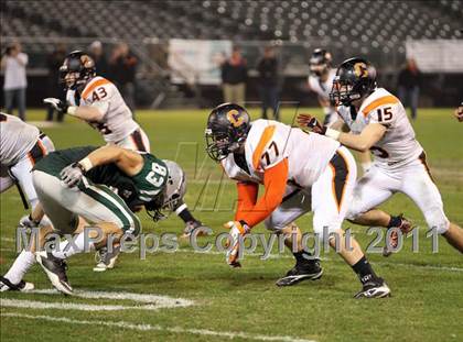 Thumbnail 2 in De La Salle vs. California (CIF NCS D1 Final) photogallery.
