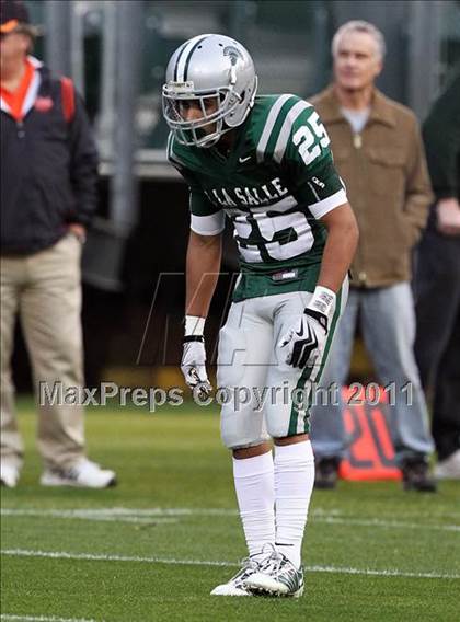 Thumbnail 2 in De La Salle vs. California (CIF NCS D1 Final) photogallery.