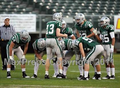 Thumbnail 2 in De La Salle vs. California (CIF NCS D1 Final) photogallery.