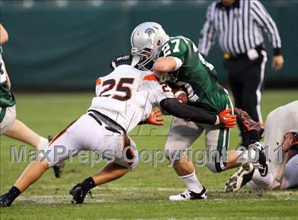 Thumbnail 1 in De La Salle vs. California (CIF NCS D1 Final) photogallery.