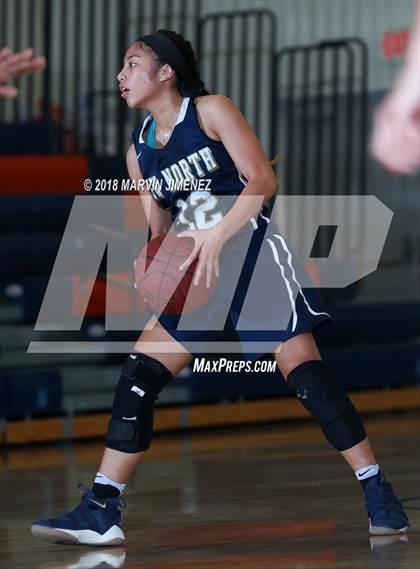 Thumbnail 3 in Valencia vs. JW North photogallery.