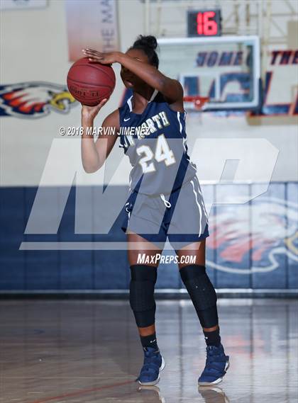 Thumbnail 3 in Valencia vs. JW North photogallery.