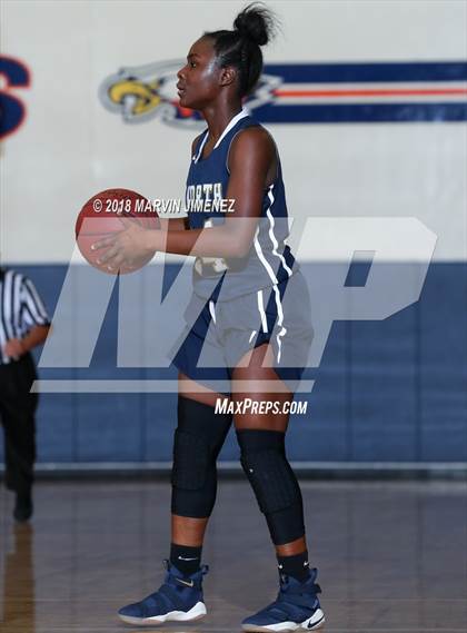 Thumbnail 2 in Valencia vs. JW North photogallery.