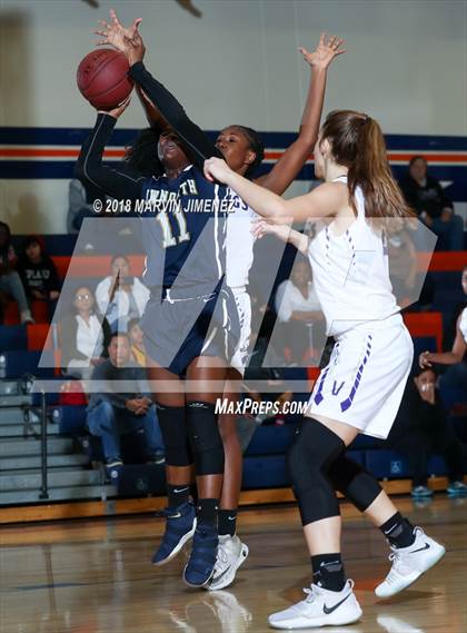 Thumbnail 3 in Valencia vs. JW North photogallery.