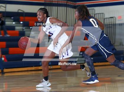 Thumbnail 3 in Valencia vs. JW North photogallery.