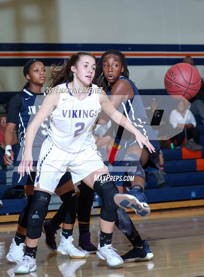 Thumbnail 3 in Valencia vs. JW North photogallery.