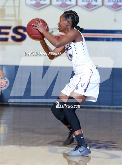 Thumbnail 1 in Valencia vs. JW North photogallery.