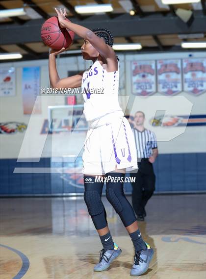 Thumbnail 3 in Valencia vs. JW North photogallery.