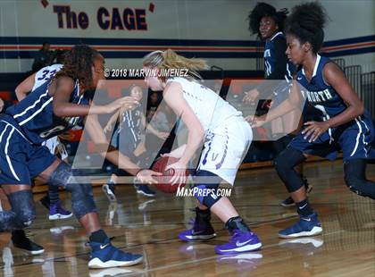 Thumbnail 3 in Valencia vs. JW North photogallery.