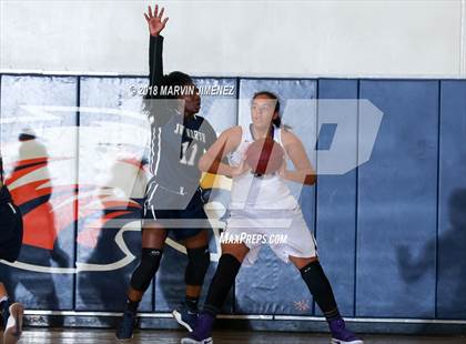 Thumbnail 1 in Valencia vs. JW North photogallery.