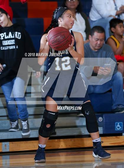 Thumbnail 3 in Valencia vs. JW North photogallery.
