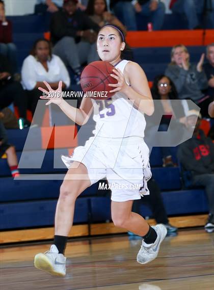 Thumbnail 1 in Valencia vs. JW North photogallery.