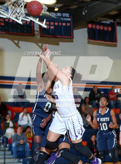 Thumbnail 2 in Valencia vs. JW North photogallery.