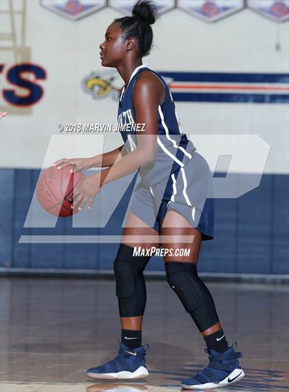 Thumbnail 1 in Valencia vs. JW North photogallery.