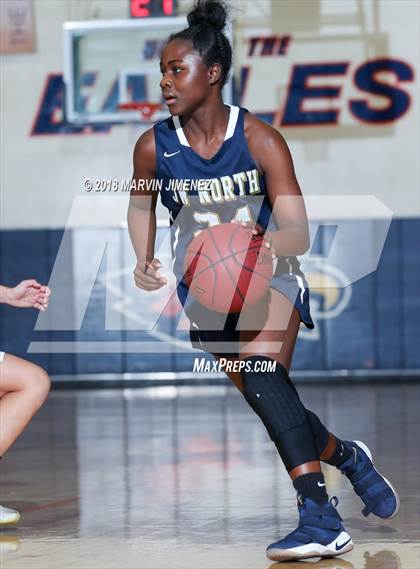 Thumbnail 2 in Valencia vs. JW North photogallery.