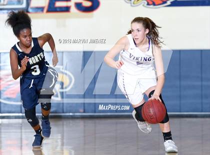 Thumbnail 3 in Valencia vs. JW North photogallery.