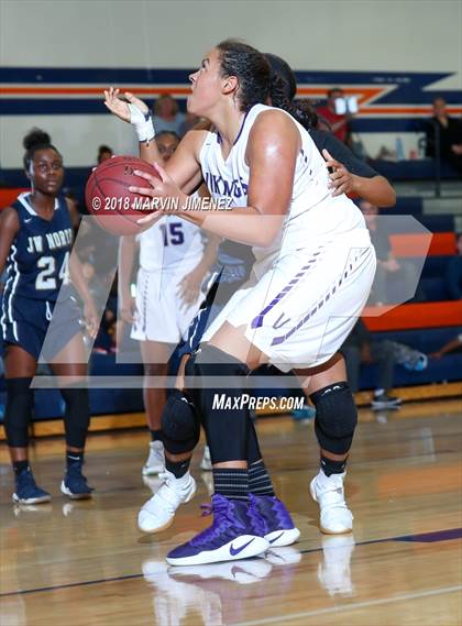 Thumbnail 2 in Valencia vs. JW North photogallery.