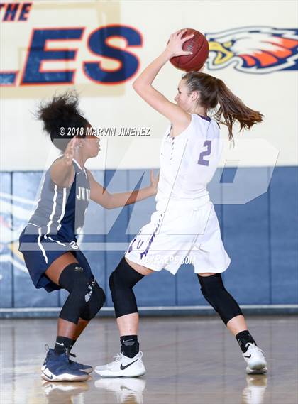 Thumbnail 2 in Valencia vs. JW North photogallery.