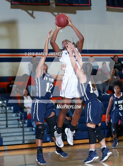 Thumbnail 2 in Valencia vs. JW North photogallery.