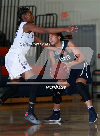Thumbnail 3 in Valencia vs. JW North photogallery.