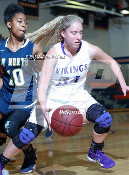 Thumbnail 1 in Valencia vs. JW North photogallery.