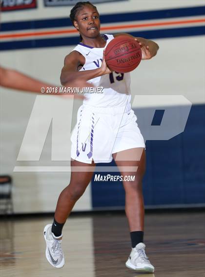 Thumbnail 3 in Valencia vs. JW North photogallery.