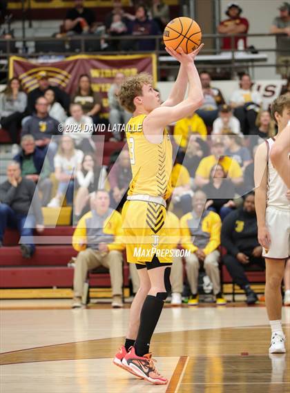 Thumbnail 2 in Windsor vs. Thomas Jefferson (CHSAA 5A Round 2) photogallery.