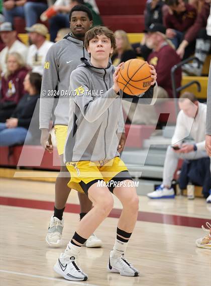 Thumbnail 3 in Windsor vs. Thomas Jefferson (CHSAA 5A Round 2) photogallery.
