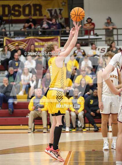 Thumbnail 3 in Windsor vs. Thomas Jefferson (CHSAA 5A Round 2) photogallery.