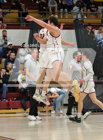 Thumbnail 2 in Windsor vs. Thomas Jefferson (CHSAA 5A Round 2) photogallery.