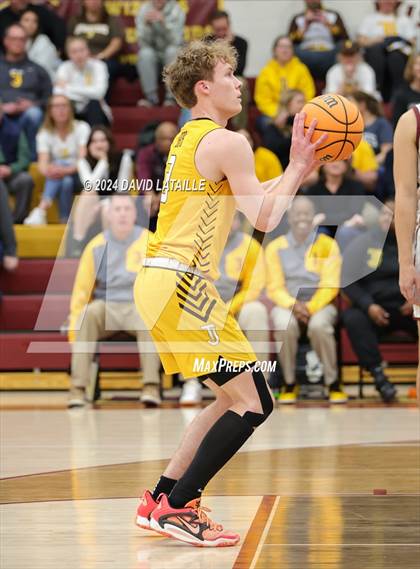 Thumbnail 1 in Windsor vs. Thomas Jefferson (CHSAA 5A Round 2) photogallery.