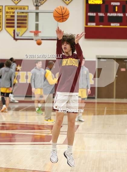 Thumbnail 3 in Windsor vs. Thomas Jefferson (CHSAA 5A Round 2) photogallery.