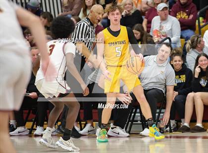 Thumbnail 1 in Windsor vs. Thomas Jefferson (CHSAA 5A Round 2) photogallery.