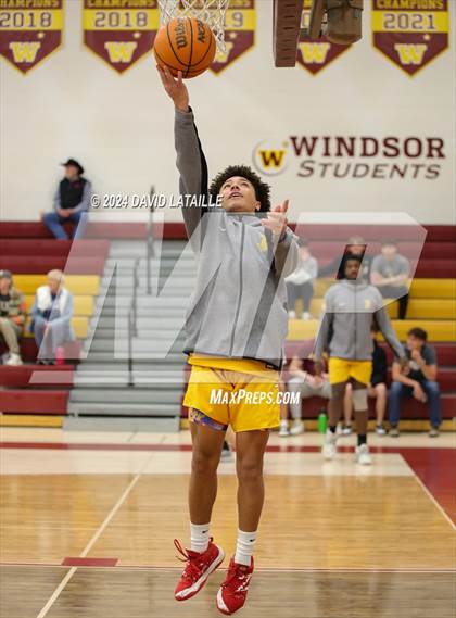 Thumbnail 3 in Windsor vs. Thomas Jefferson (CHSAA 5A Round 2) photogallery.