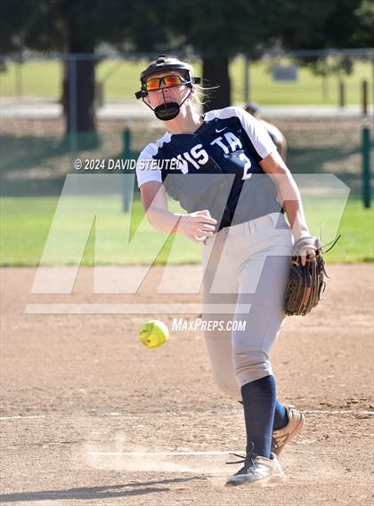 Thumbnail 1 in Granite Bay vs. Vista del Lago (Stephanie LeDoux Tournament) photogallery.